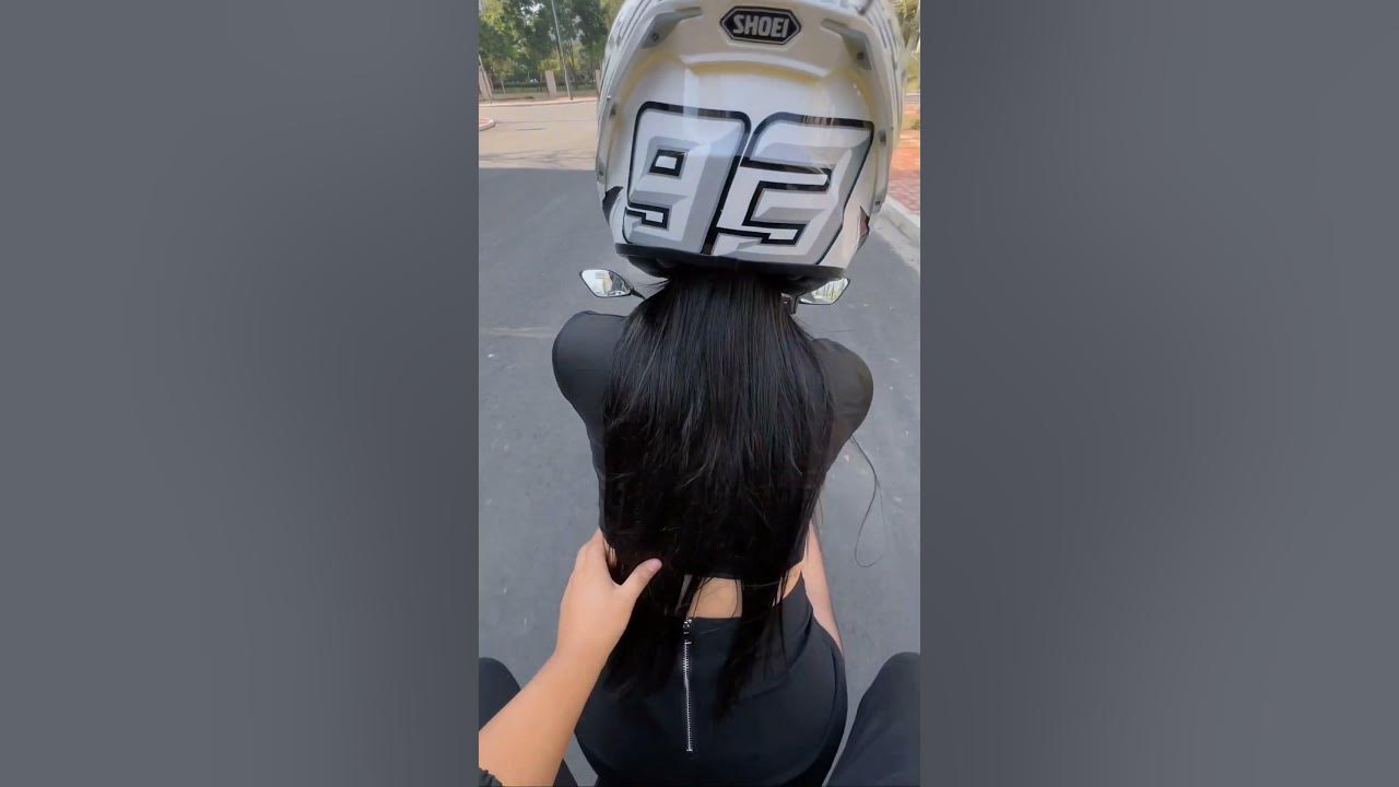 I just touched it curiously🤪🤣#superbike #motorcycle #motovlog #viral #trending  #bikergirl #shorts