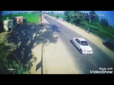 زنق عليه بالعربيه مما أدى موته فى الحال اسر اصطدامه بعمود الاناره 