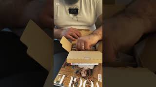 Unboxing casalingo della mia nuova Sony ZV 1,seguirà poi test sul campo della macchina fotografica.