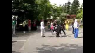 AE08: The glomp game