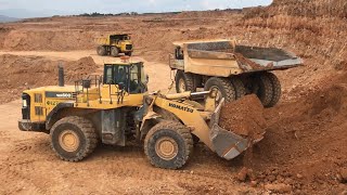 Komatsu WA600 Wheel Loader Loading Terex Dumpers