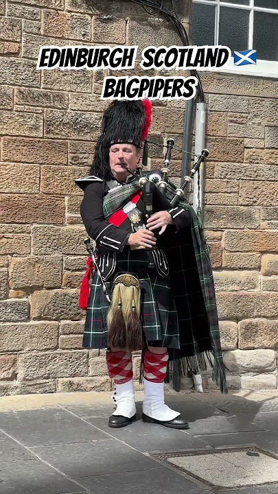 Edinburgh Scotland 🏴󠁧󠁢󠁳󠁣󠁴󠁿 bagpipers #instareels #yt #edinburgh #indiatouk #ytshortsindia