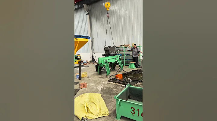 Excavator pole clamp, hydraulic 360-degree rotating excavator clamp, sewer cement pole clamp