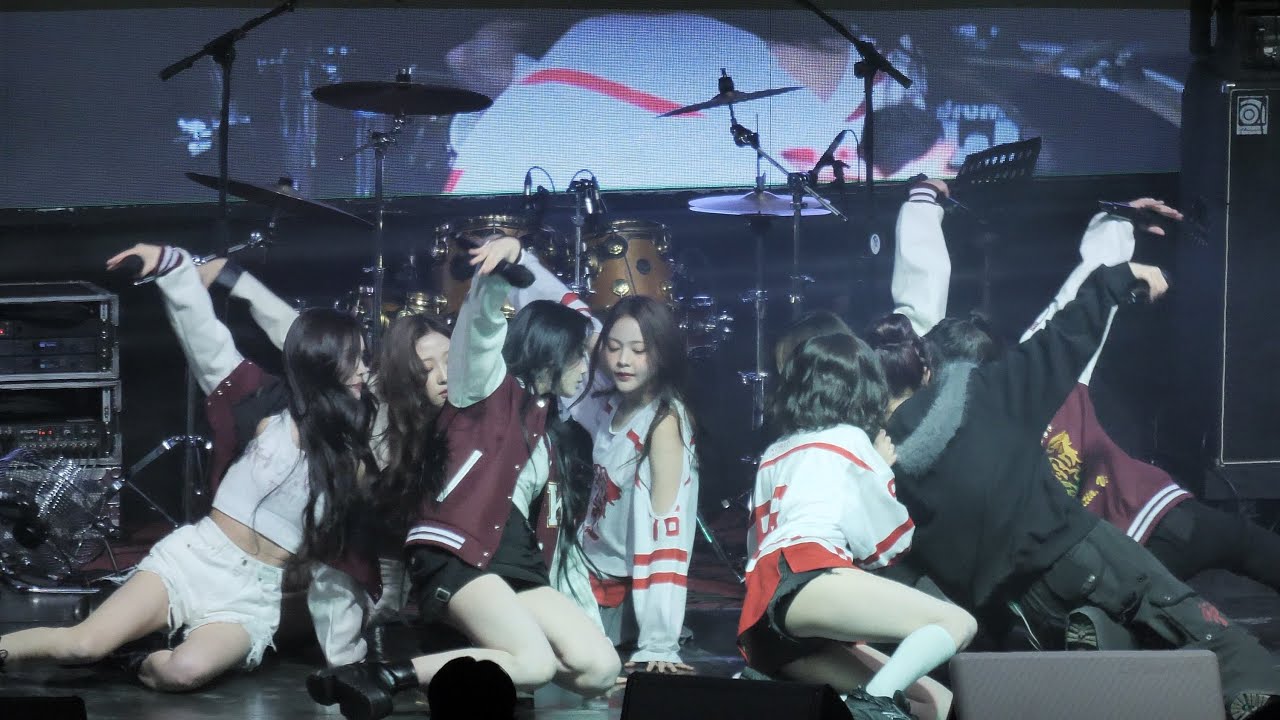 251103 Hearts2Hearts 하츠투하츠 - The Chase 더체이스 (고려대 연합가을축제) 직캠 fancam by zam