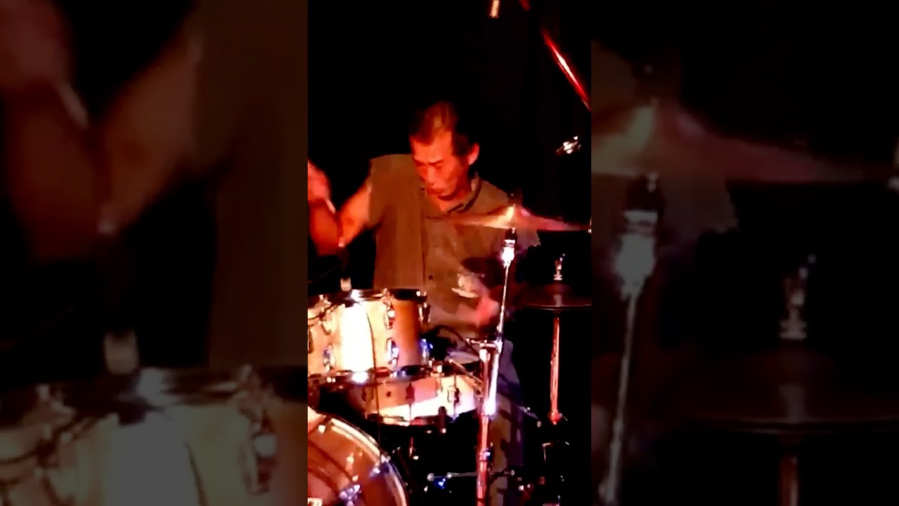 クールス drum solo 40th LIVE (2015) - YouTube