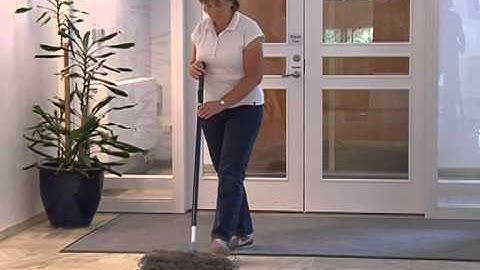 Work with a mop, the raking method