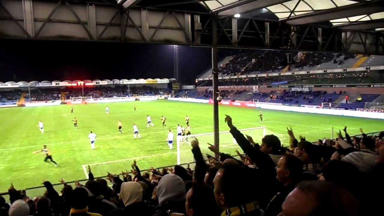 1/8 ste finale Beker van België; Haha Hent - KSC Lokeren (28/11/12'): Olé olé...Sporting Lokeren ...
