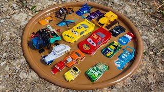 Yuppie Membersihkan Mainan Mobil Disney Pixar Cars Lightning Mcqueen, Ramone, Luigi, The Queen
