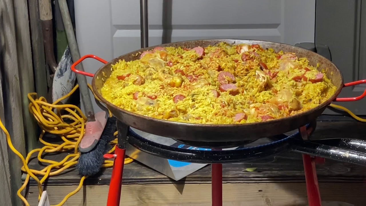 PAELLA PARTY - YouTube