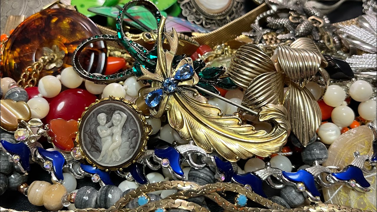 Vintage Jewelry Haul and Favorite Vintage Jewelry! YouTube