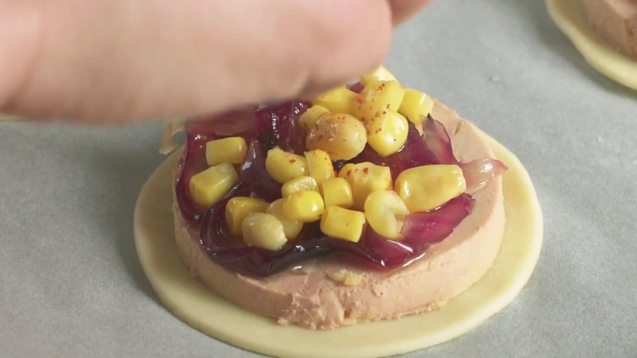 Canapés étoilés : maïs, foie gras et chutney d’oignon rouge