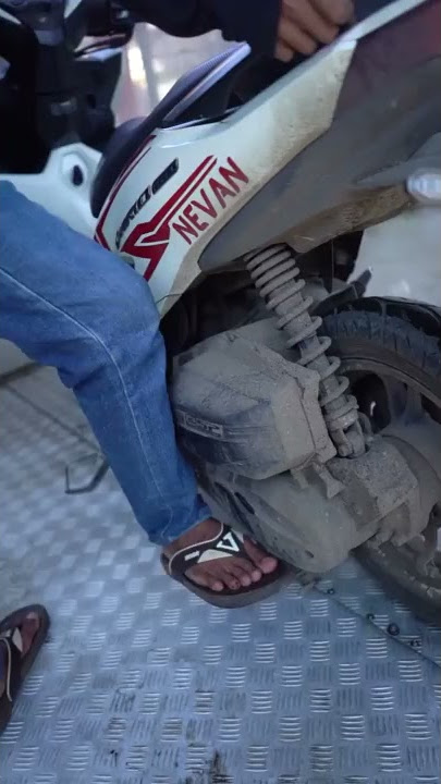 Cuci Motor kotoran tebal Tanpa Sentuh??#grassindonesia #salamtanpasentuh #touchlessbikewash