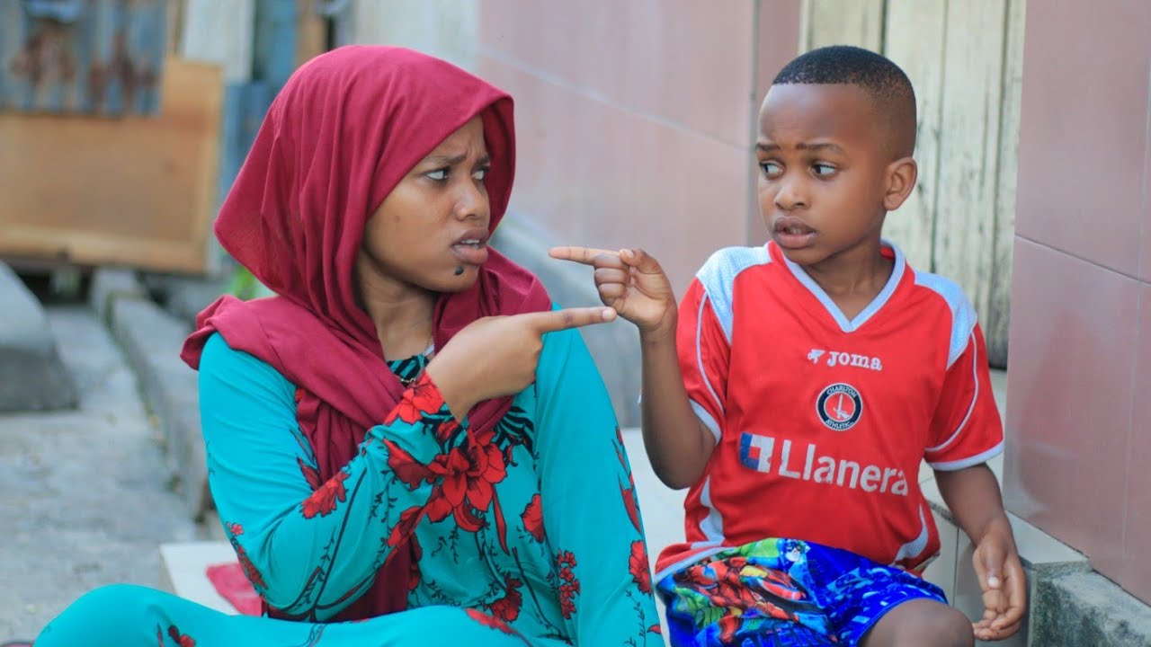 DOGO SELE KAMJIBU MAMA YAKE HIVI DAH   (ndaro, dogo sele)