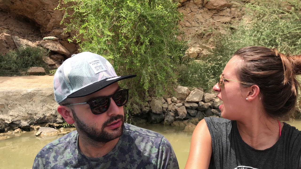 Exploring Wadi Shab in Sur Oman entrance boat ride