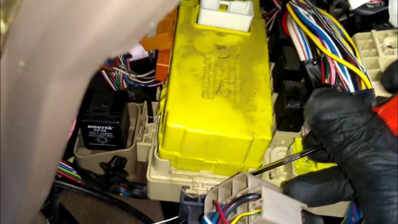 Toyota Sienna. Dome lights and doors controls stopped working