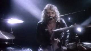 Video Crazy in the night (barking at airplanes) Kim Carnes