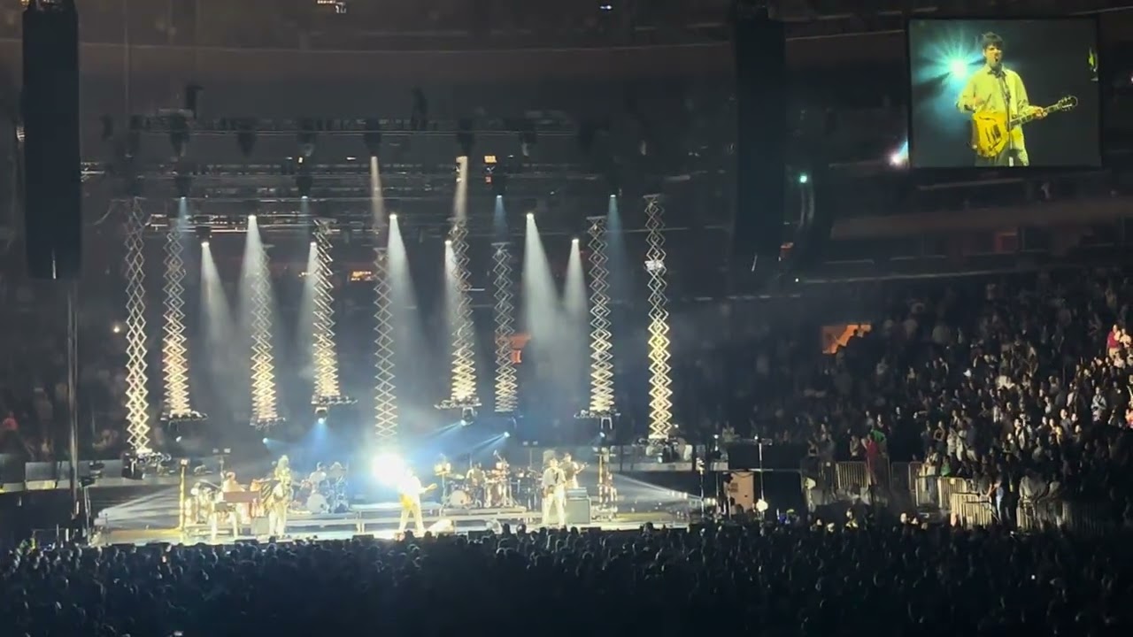 See Vampire Weekend Cover Billy Joel's 'Italian Restaurant' at MSG Show, image size:1280x720