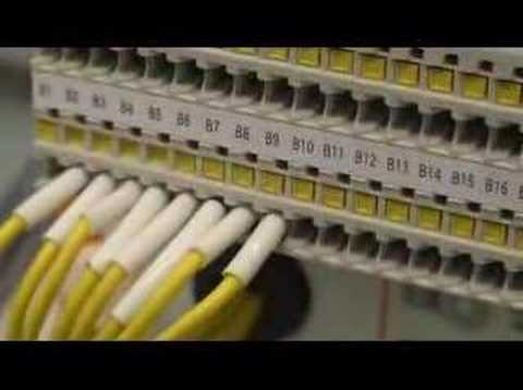 春日電機（株）の端子台（ライト電業オリジナル展示会2007より）