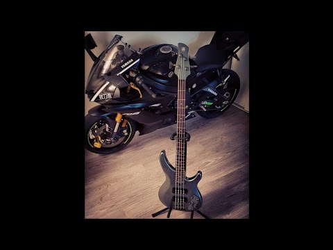 YAMAHA TRBX304 Unboxing