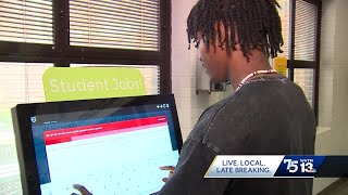 Tuscaloosa Co students look for jobs on kiosks in their high schools