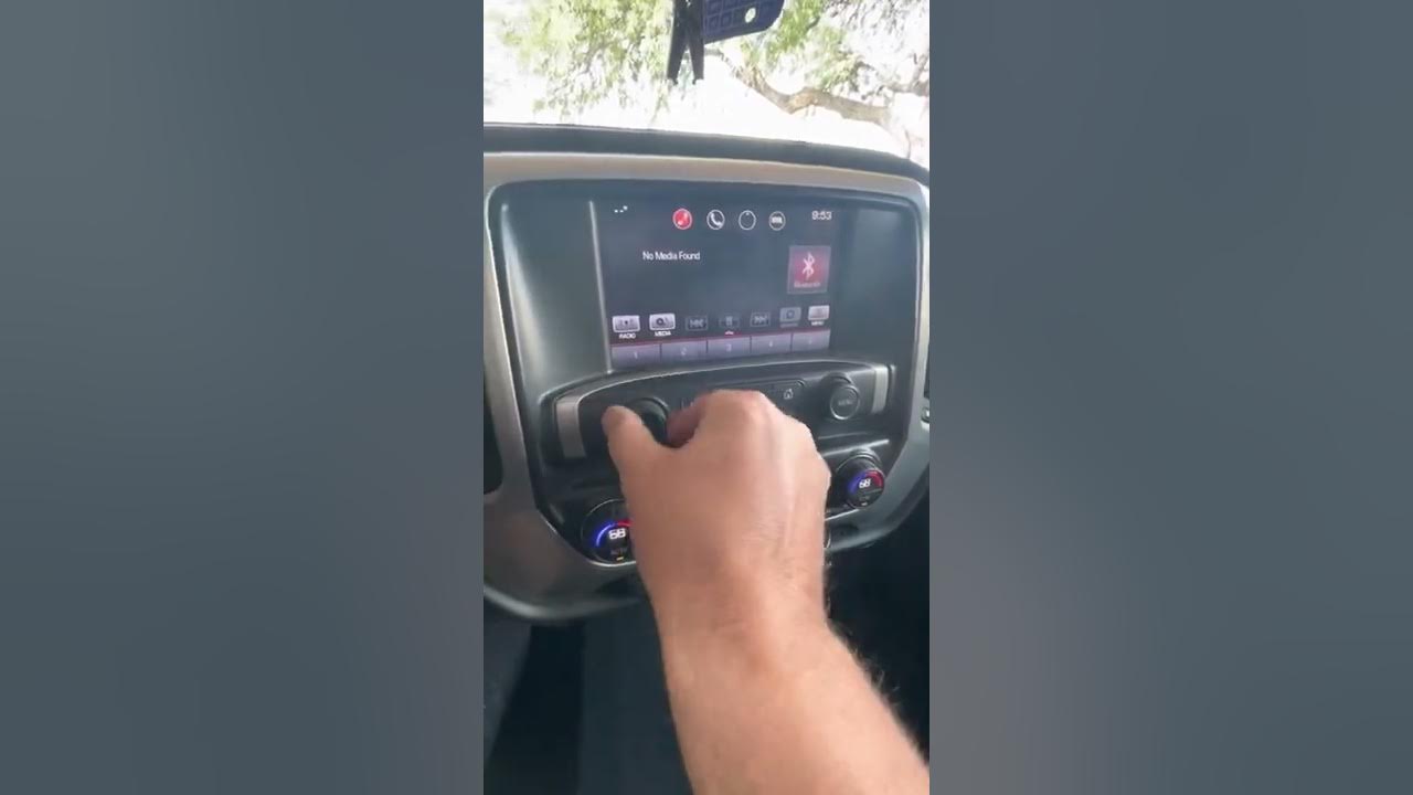 2016 GMC Sierra radio issues - YouTube