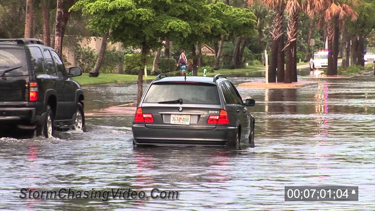 9/11/2012 Siesta Key, Florida Luxury Car Flooding Stock Footage