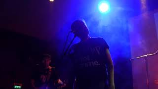 BMX BANDITS - Girl at the bus stop (Live @Paris Popfest) (21-9-2019)