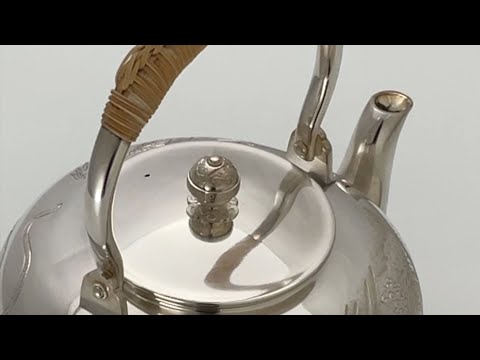 Galle の壺、初期試作品。 ササン朝ペルシャ末期（5～6世紀頃） 青釉銀化 両耳付壺（識：