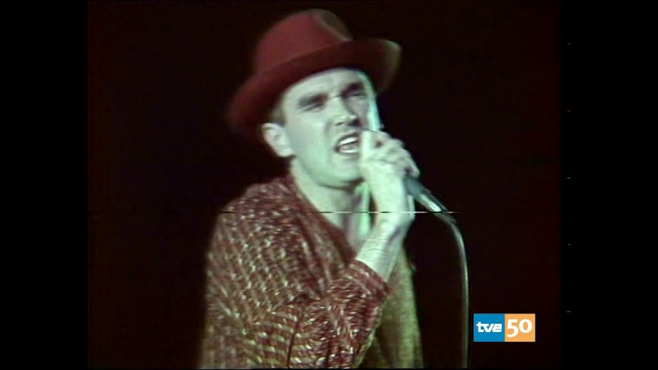 The Smiths - Live at Paseo de Camoens, Madrid 1985 - YouTube