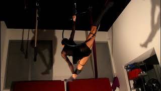 Aerial Hoop - Gabriel Wallace - Fim De Ano Studio A