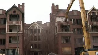 Crews demolish vacant eyesore next to Detroit park