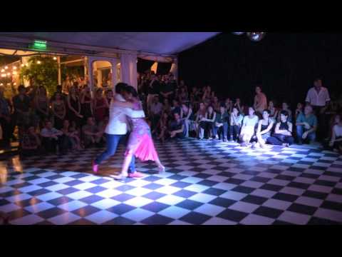 Corina Herrera y Octavio Fernandez en La Bicicleta Milonga 1/4