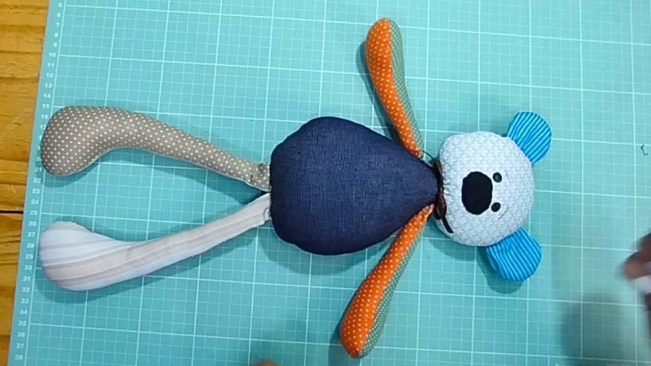 Aproveitamento de retalho fiz um urso de tecido muito fofo