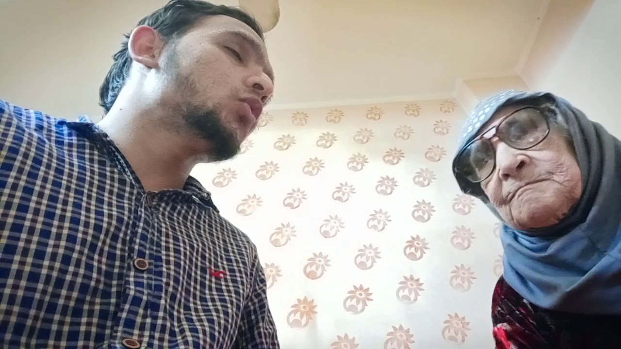 قراءة الشيخ عبدالواحد عتيق عبدالواجد برواية حفص وورش وقراءة حمزة على الشيخة سميعة محمد السيد بكر