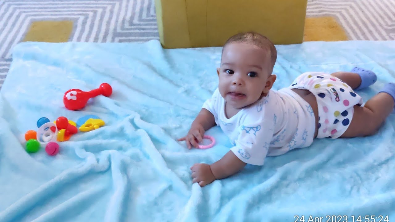 BABY CRAWLING BACKWARDS AT 6MONTHS YouTube