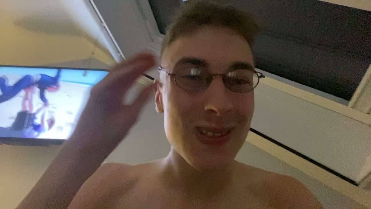 WE HIT 11 SUBSCRIBERS OMG HUGE *CRIED* HELL YEAH 11 SOOBS HELL YEAH!!!!