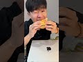 Mukbang bánh mì Hoàng Lam để tủ lạnh 3 ngày \ Quang Đen mukbang #mukbang #quangden #foodreview