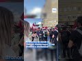 Brohorima në zemër të Shkupit! Flamuj kuq e zi! Nis protesta e studentëve