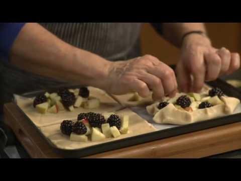 How to Make Apple and Blackberry Tarts Using Jus Rol Shortcrust Pastry