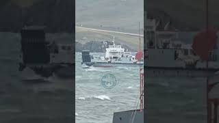 Байкал штормит 🌊 Но капитан парома "Дорожник" чётко держит курс на остров Ольхон 🚤