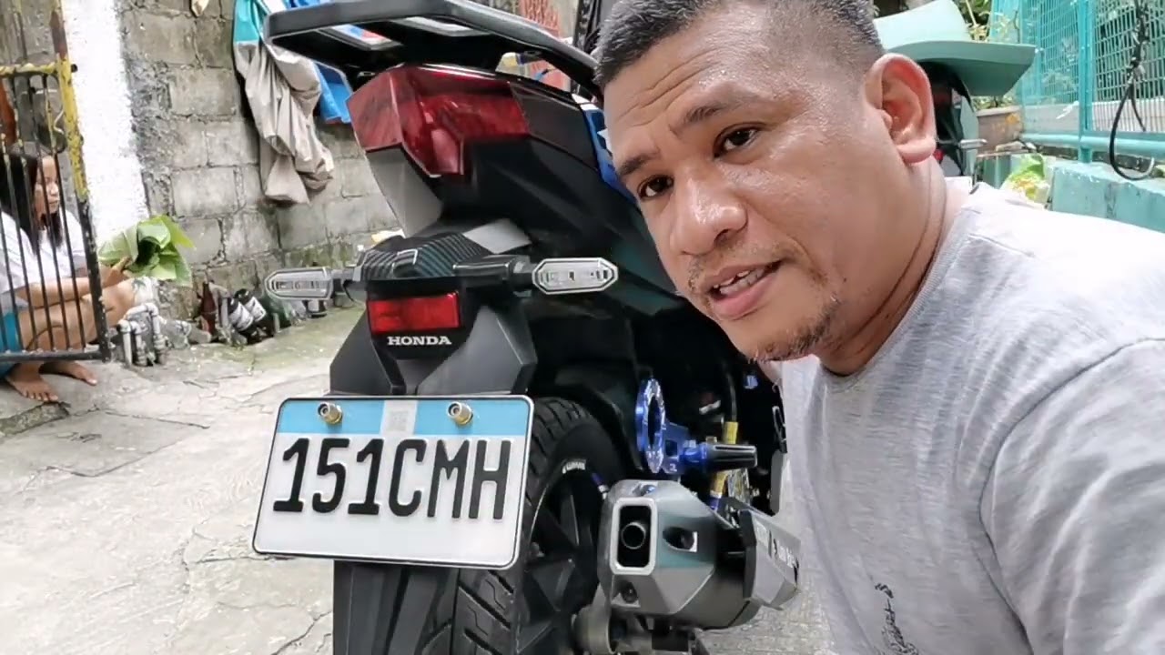 Install Muffer Tip Cover and Rear Fender Upper Carbon Honda Click Game Changer. #motoparts #motovlog