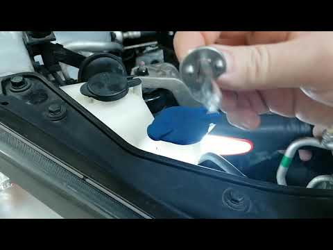 Hyundai I30 How to Remove Replace  Headlight Bulb