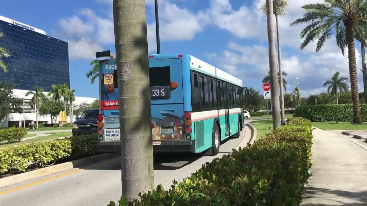 Palm Tran Bus 33 Departure, Palm Beach Outlets, 2009 Gillig Low Floor 35' [RETIRED]