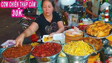 Dĩa Cơm Chiên Thập Cẩm 30k "cực chất" trên vỉa hè Sài Gòn