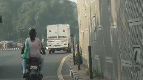 Partial Clover Leaf Interchange Video 1 from CRRI Approach Ramp up to Nehru Place and  Xn
