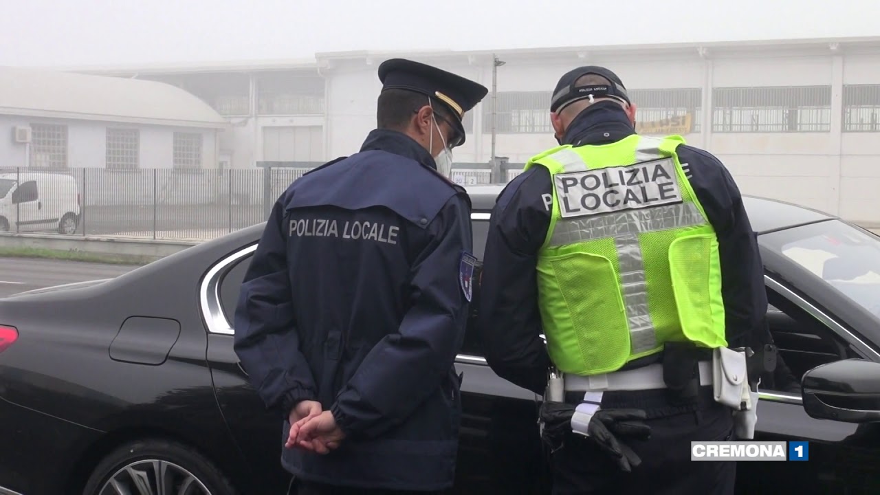 CREMA, POLIZIA LOCALE: CONTROLLI IN VIA MILANO. DALLE INFORMAZIONI ALLE SANZIONI