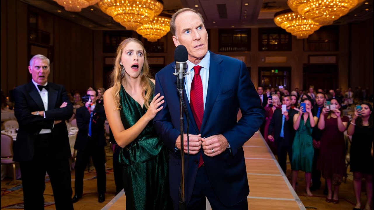 Её босс схватил её на сцене — я взял микрофон и положил конец его карьере на глазах у всех