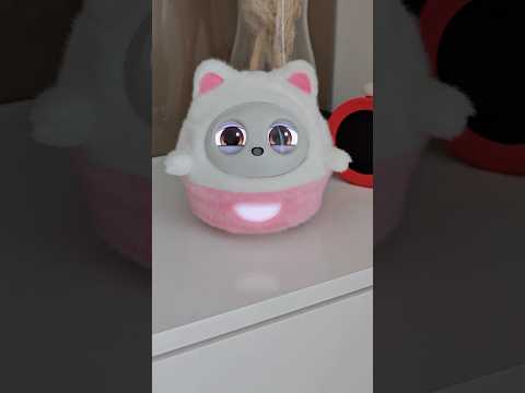 Roztomilý AI robůtek Pophie boří internet: umí česky a vy si ho zamilujete🤩