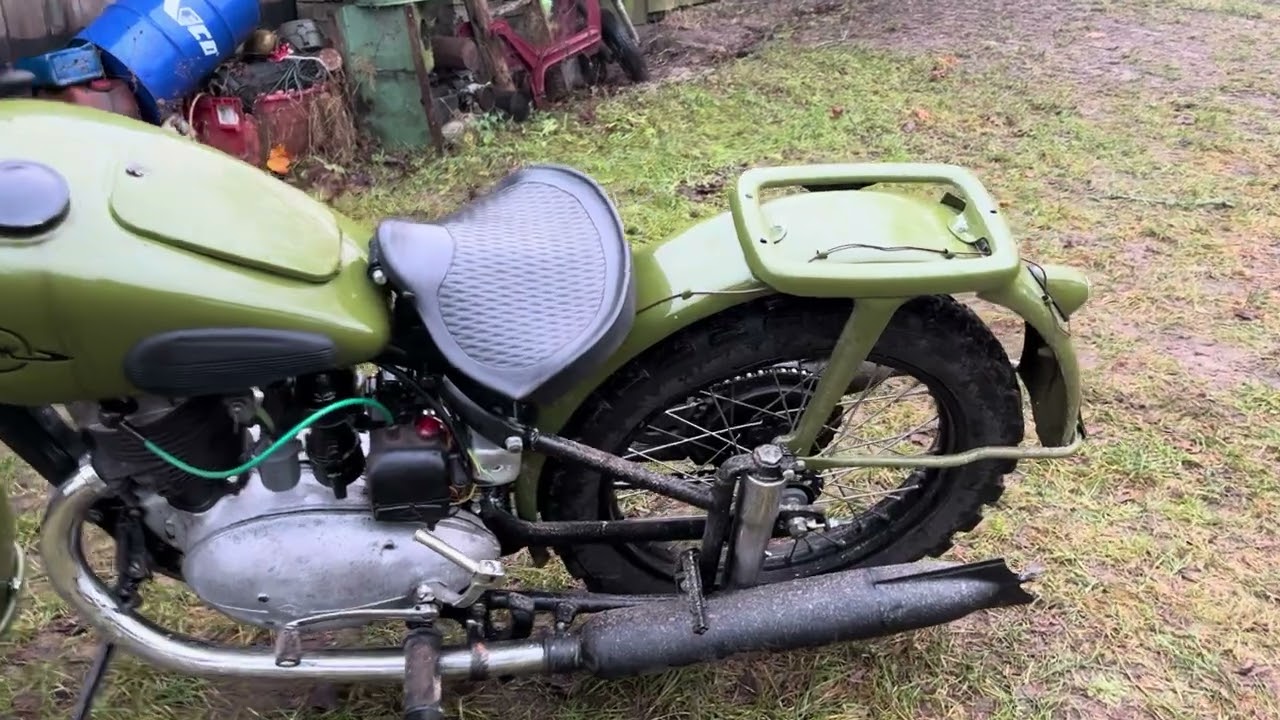 Śliczny Iż 49 i WFM spod płotu