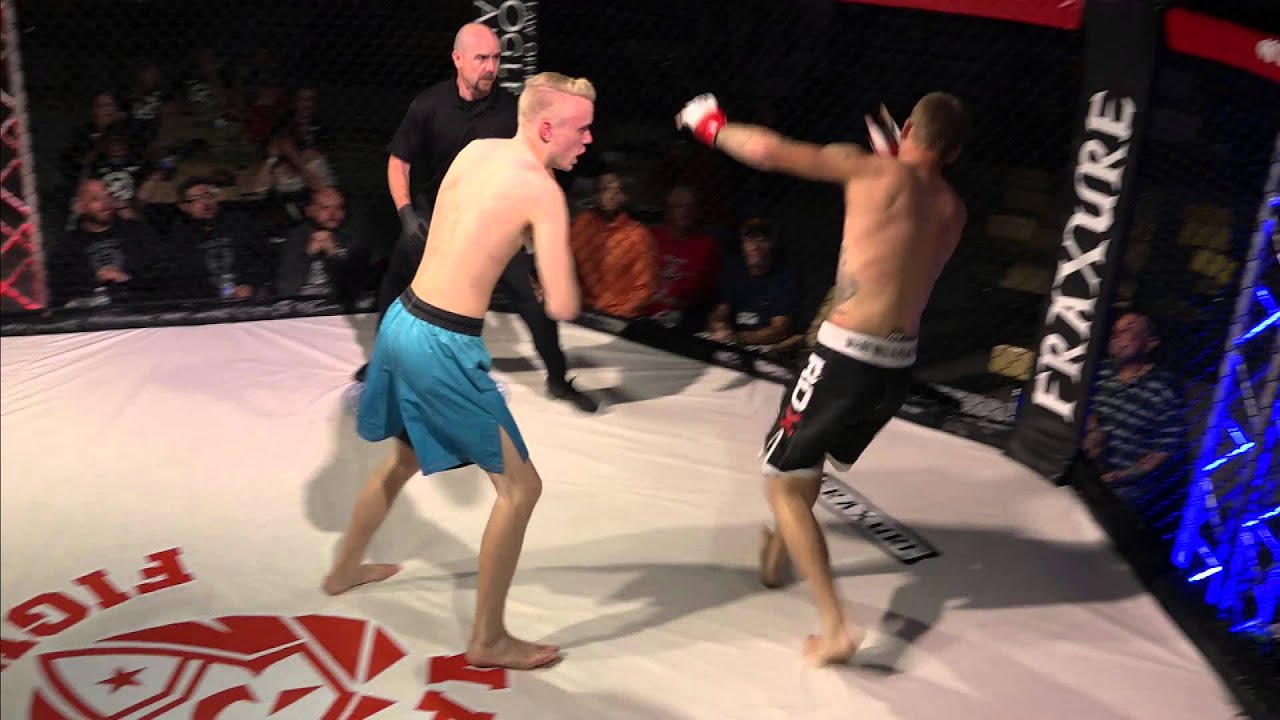 WATCH Amateur MMA fighter has tooth knocked out in debut Toronto pic